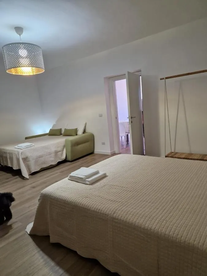Il Riccio Villa Bari 0*,  İtalya